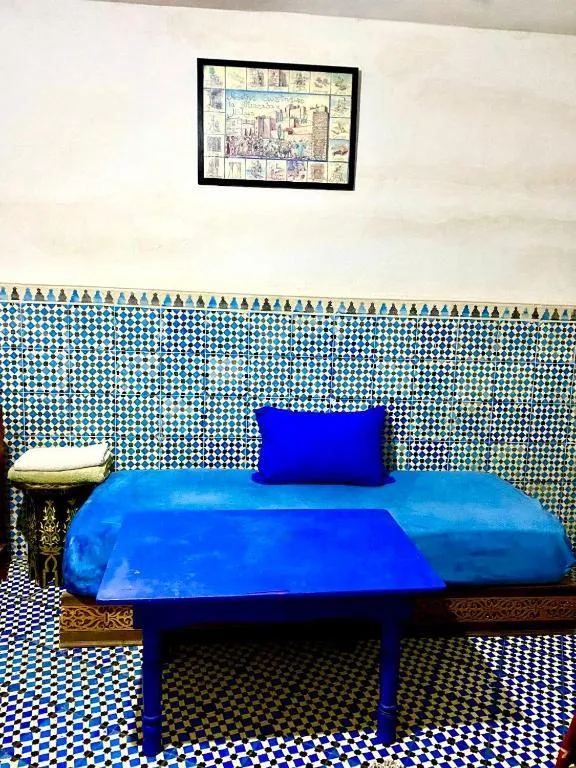 White And Blue, photo 4