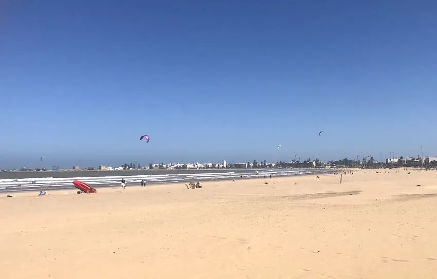 Kitesurf sur la plage d'Essaouira